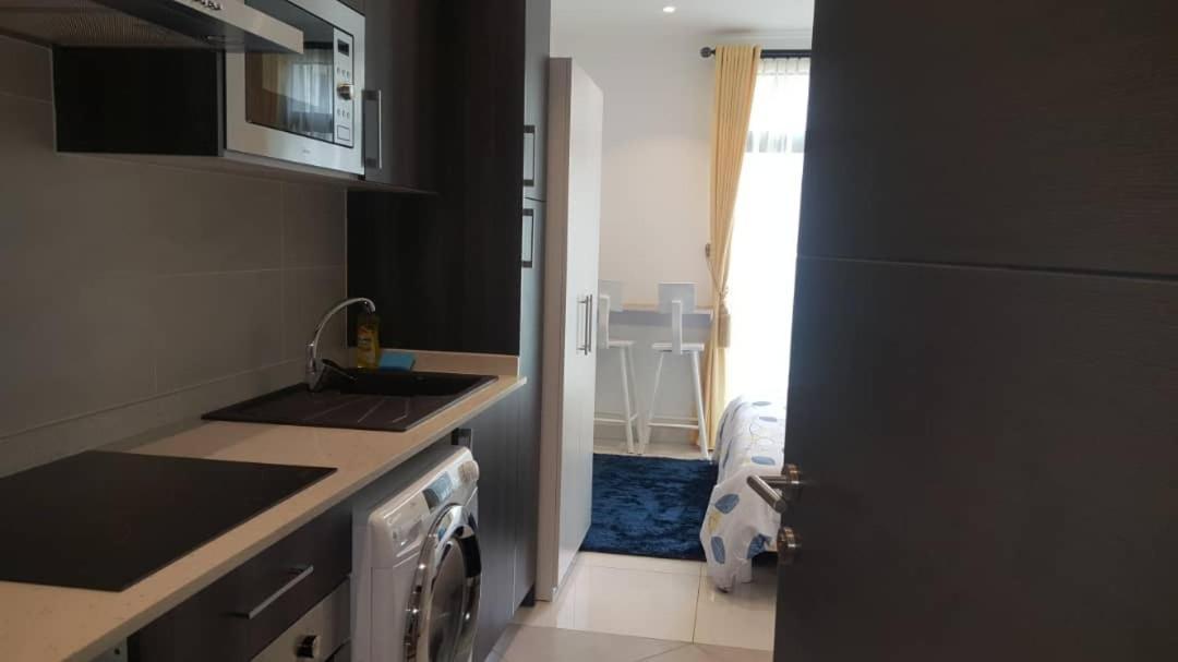 Embassy Gardens Studio Άκρα Εξωτερικό φωτογραφία